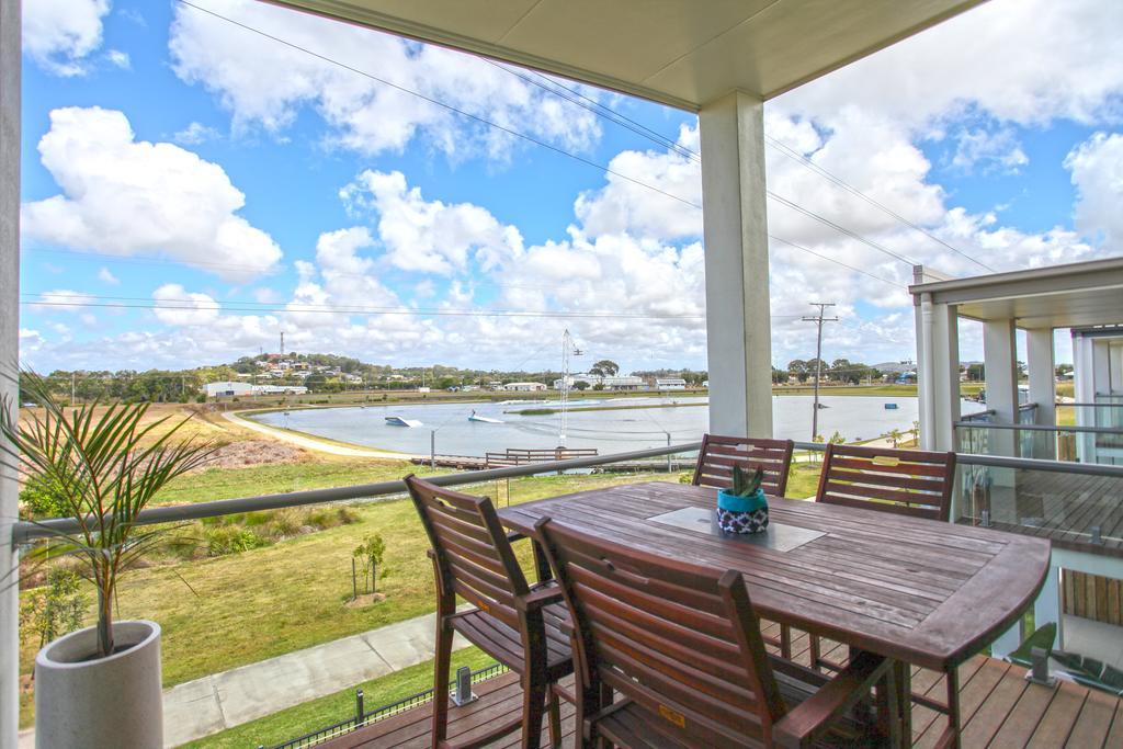 Lakeside Deck House Mackay Exterior photo